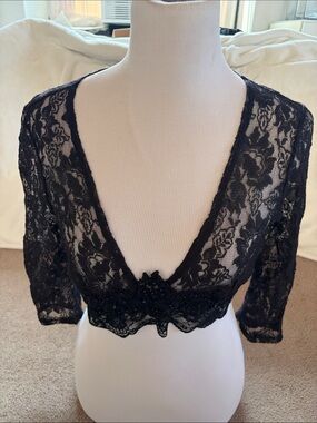 Beautiful Black LaceCropped  Pull Over Shrug